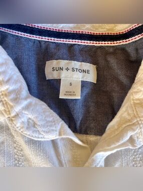 Sun + Stone Men’s White Button Down Shirt with Textured Vertical Lines | Size S